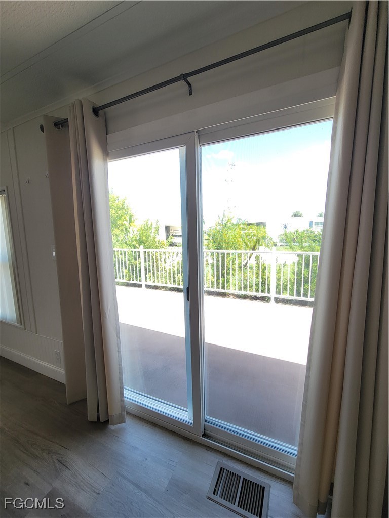 2 Bed ManufacturedHome for Sale in Old Bridge Village, FL — photo 7