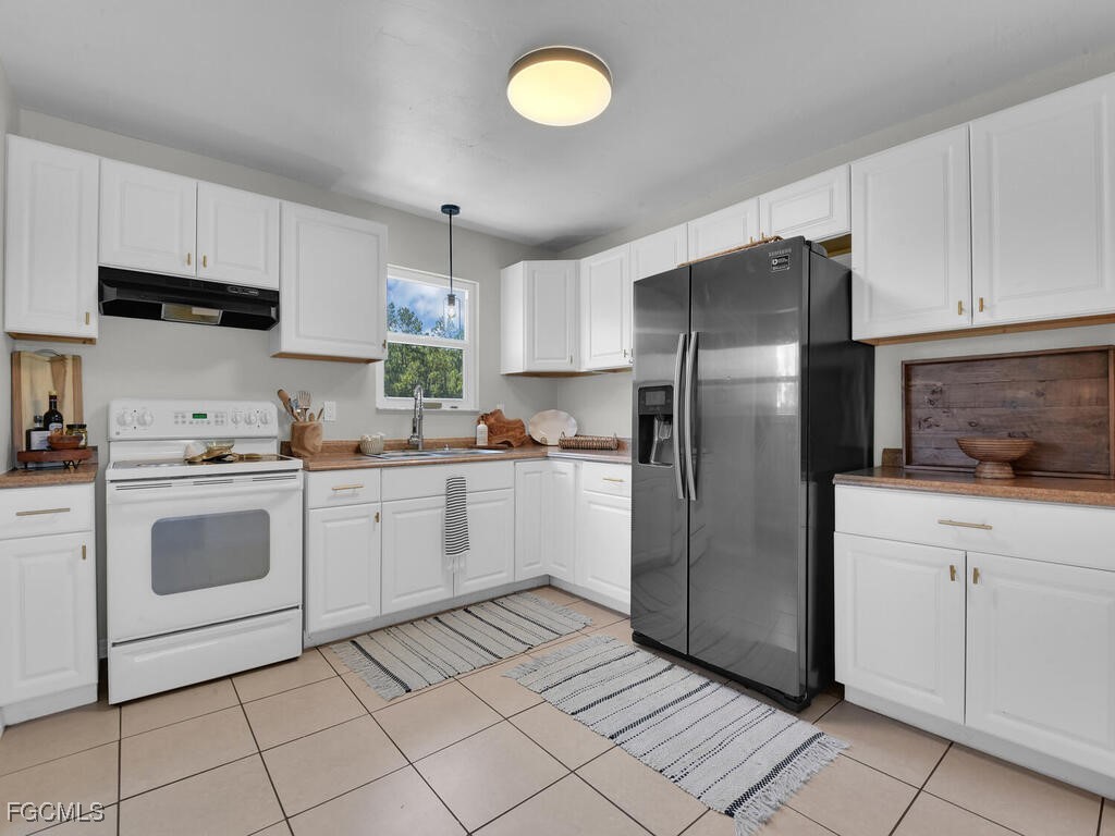 4 Bed SingleFamilyResidence for Sale in Lehigh Acres, photo 7