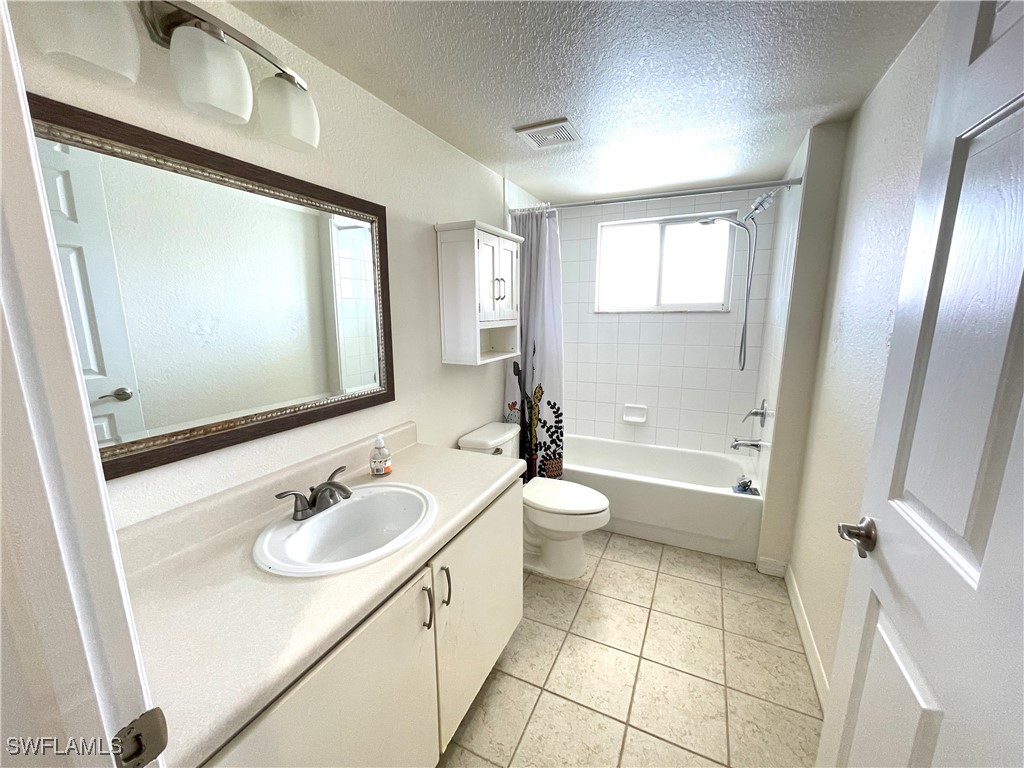 2 Bed Condominium for Sale in Naples, photo 7