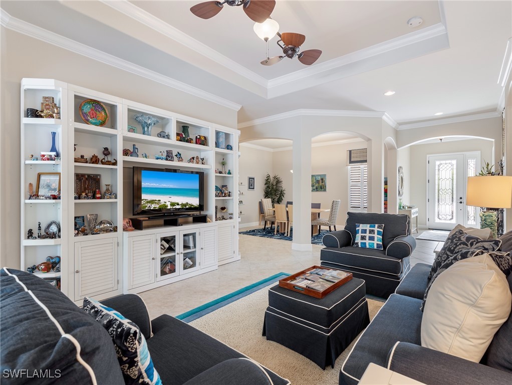 5 Bed Pool Home for Sale in Bella Terra, photo 7