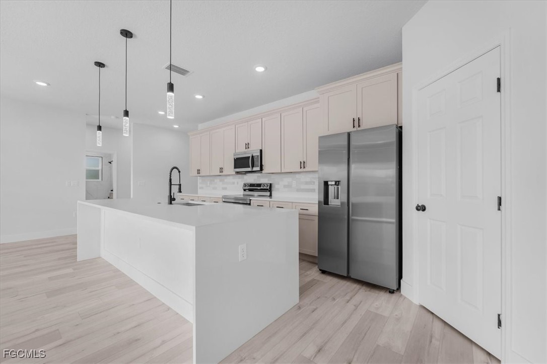4 Bed SingleFamilyResidence for Sale in Sun N Lakes, photo 7