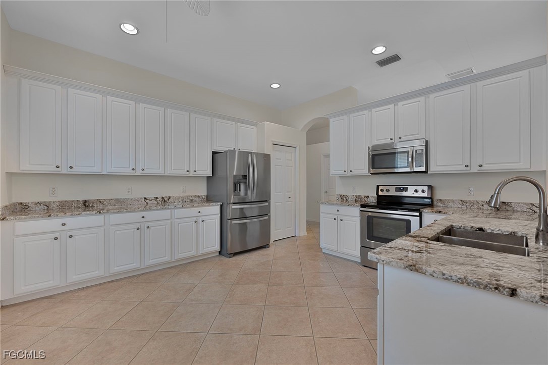 3 Bed SingleFamilyResidence for Sale in Bonita Springs, photo 7