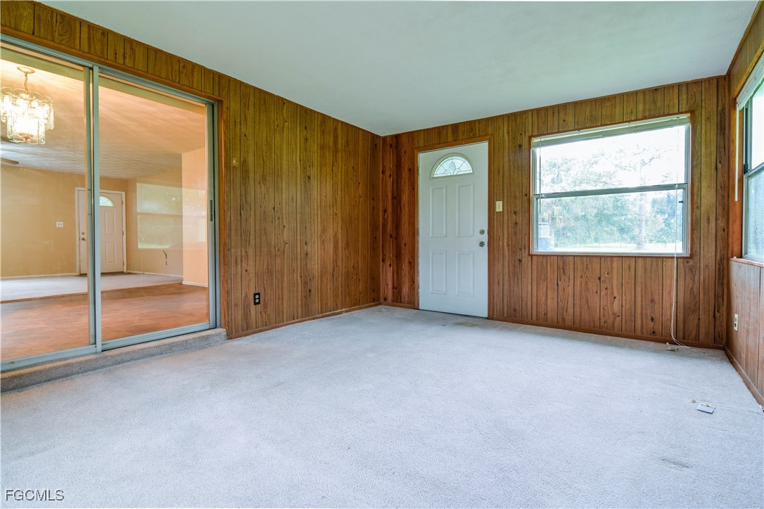 3 Bed SingleFamilyResidence for Sale in Buckingham, FL — photo 7