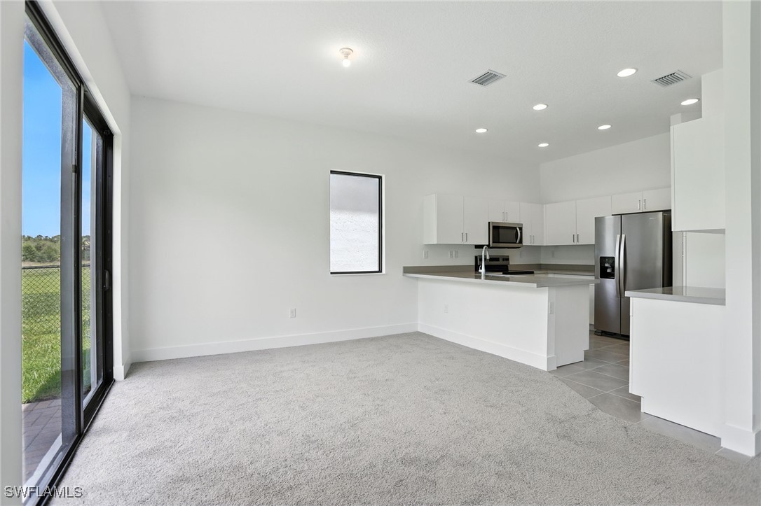 3 Bed SingleFamilyResidence for Sale in Silverwood, FL — photo 7
