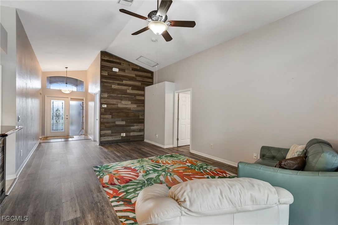 3 Bed SingleFamilyResidence for Sale in Fort Myers, FL — photo 7