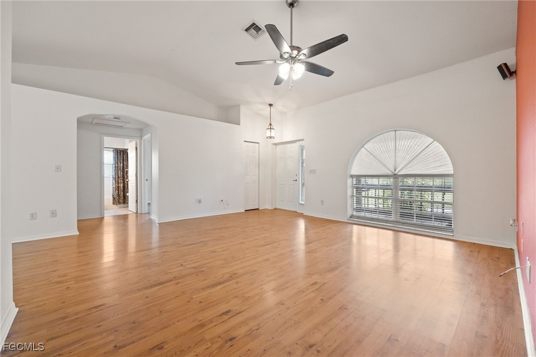 3 Bed SingleFamilyResidence for Sale in Horseshoe Acres, photo 7