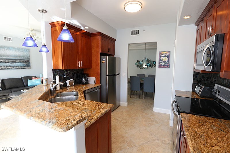 2 Bed Waterfront Home for Sale in Arielle, photo 7