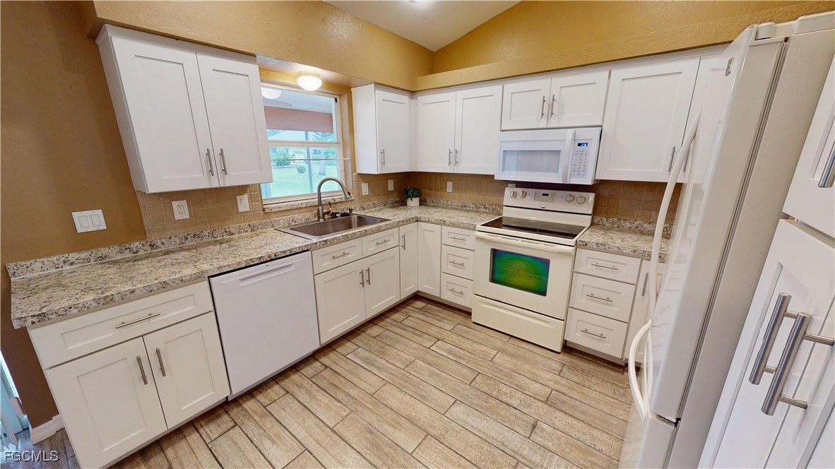 3 Bed SingleFamilyResidence for Sale in Deep Creek, FL — photo 7