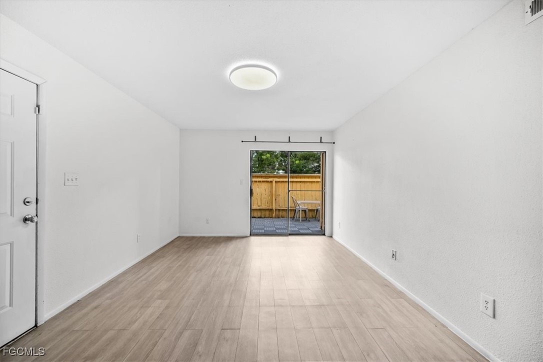2 Bed Condominium for Sale in Village Creek, photo 7