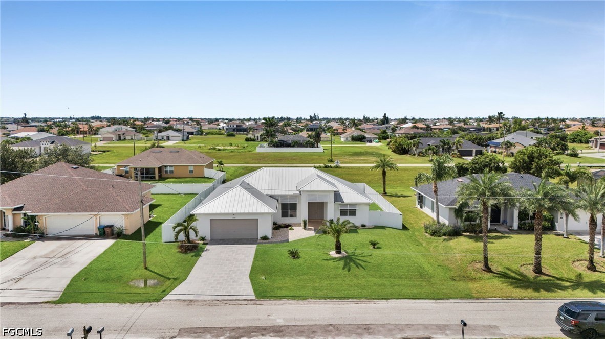 3 Bed SingleFamilyResidence for Sale in Cape Coral, photo 7