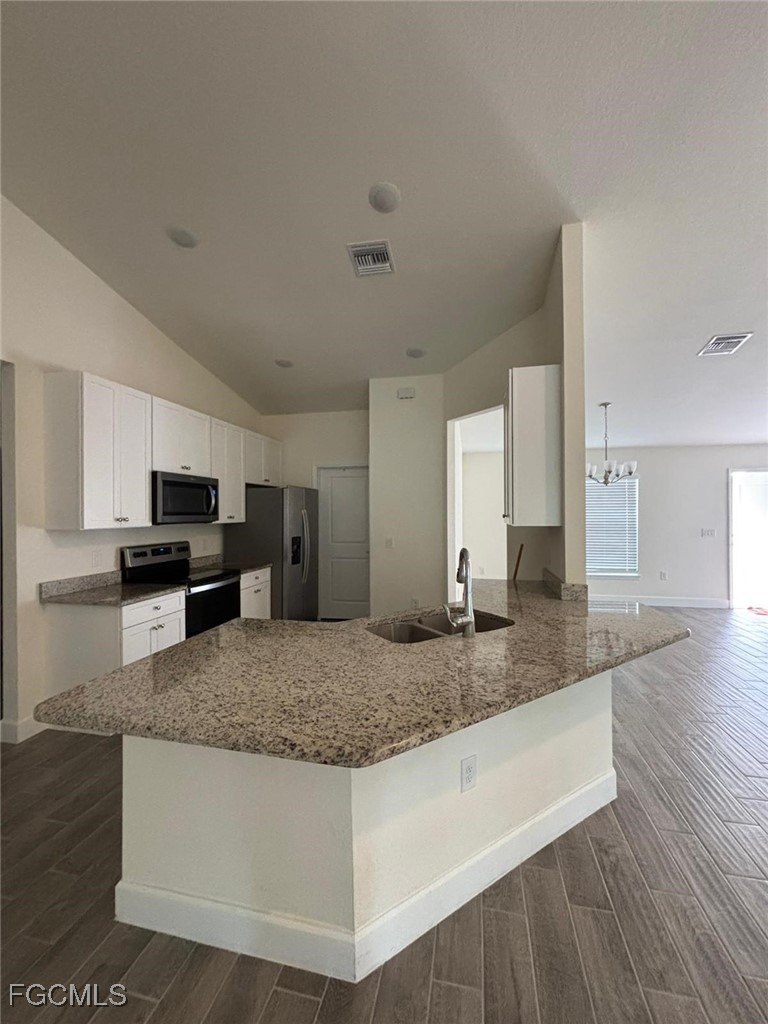 4 Bed SingleFamilyResidence for Sale in Lehigh Acres, photo 7