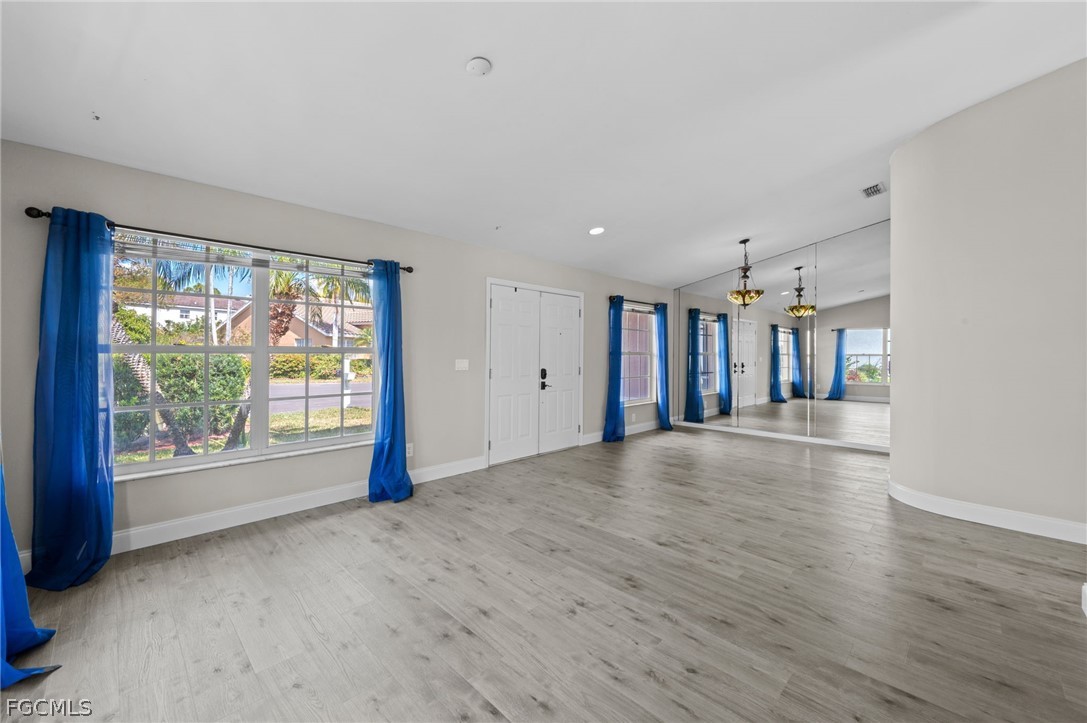 3 Bed SingleFamilyResidence for Sale in Eagle Pointe, photo 7