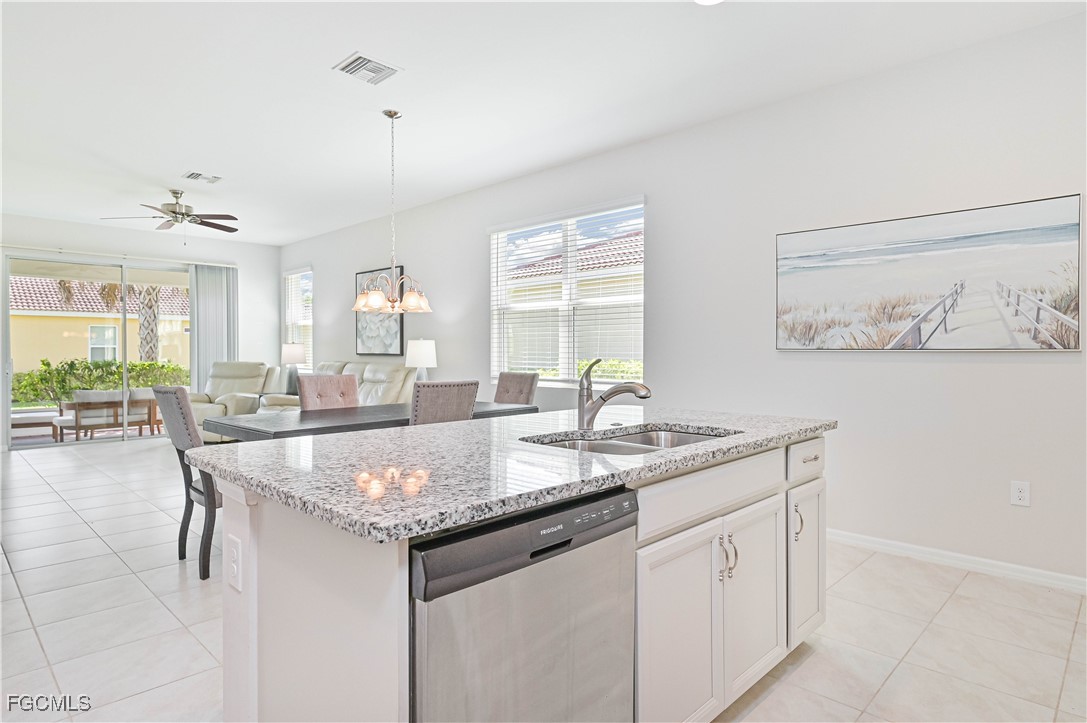 3 Bed Waterfront Home for Sale in Cascades, photo 7