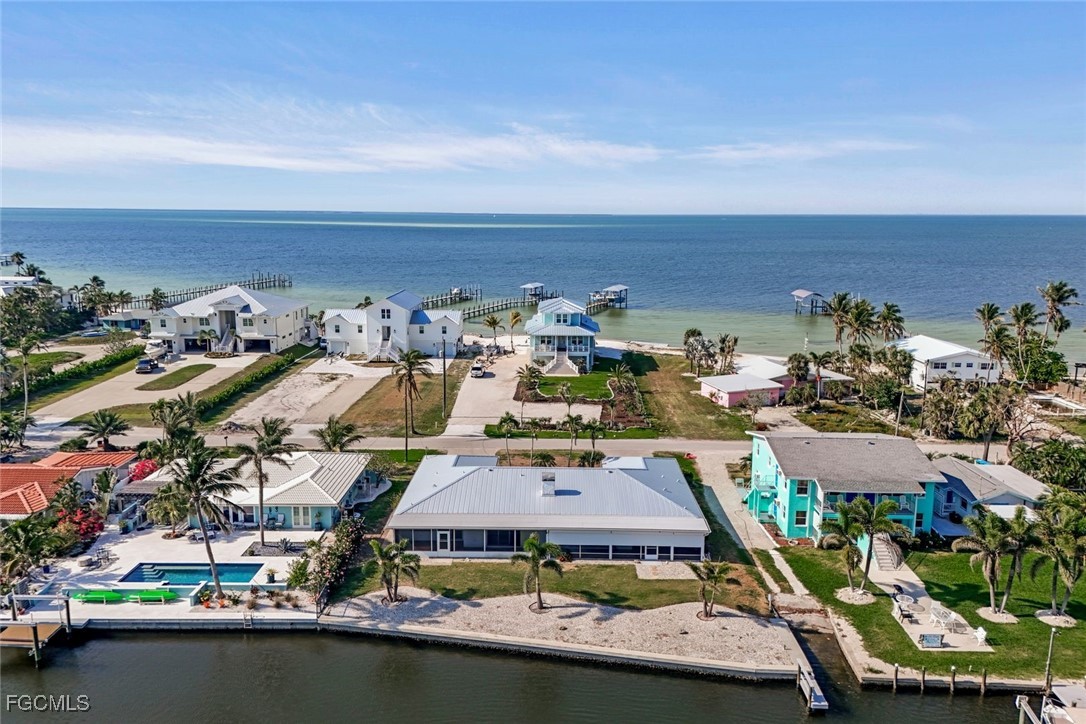 2 Bed Waterfront Home for Sale in Bokeelia, photo 7
