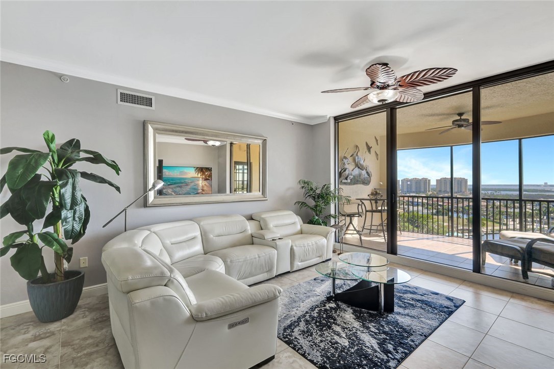 3 Bed Waterfront Home for Sale in Cape Coral, photo 7
