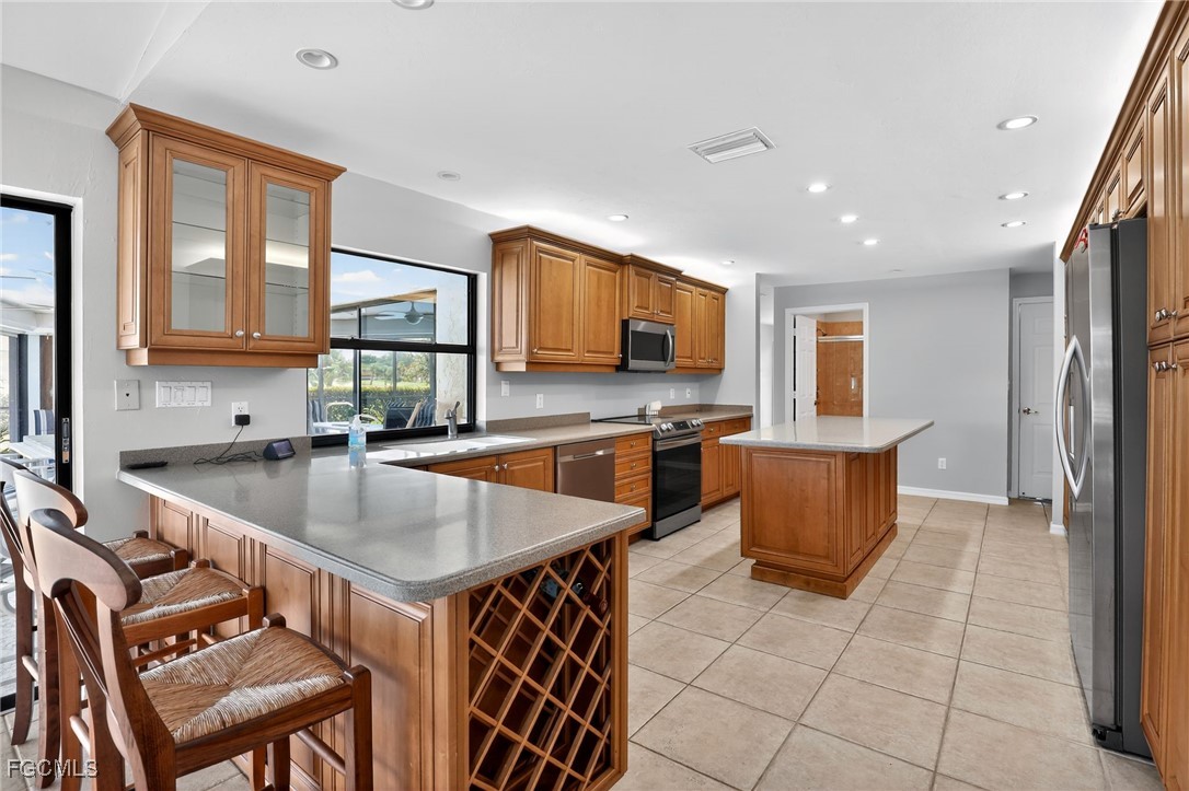 3 Bed Pool Home for Sale in Spanish Wells, photo 7
