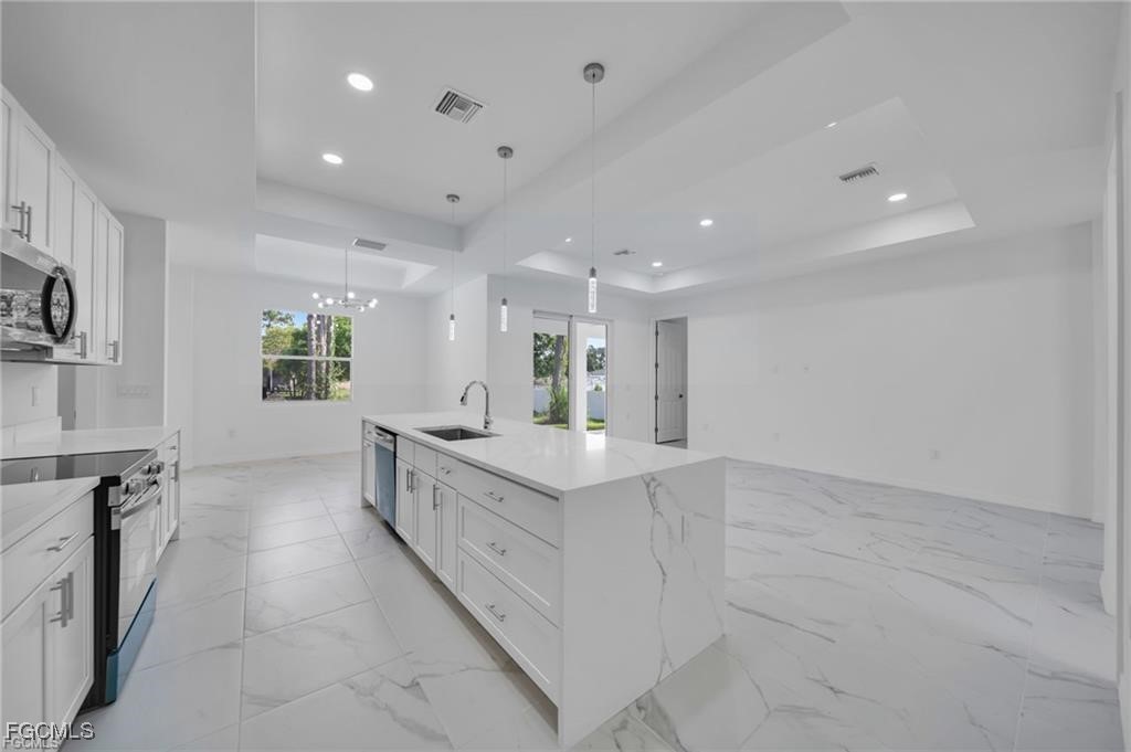 3 Bed SingleFamilyResidence for Sale in Lehigh Acres, photo 7