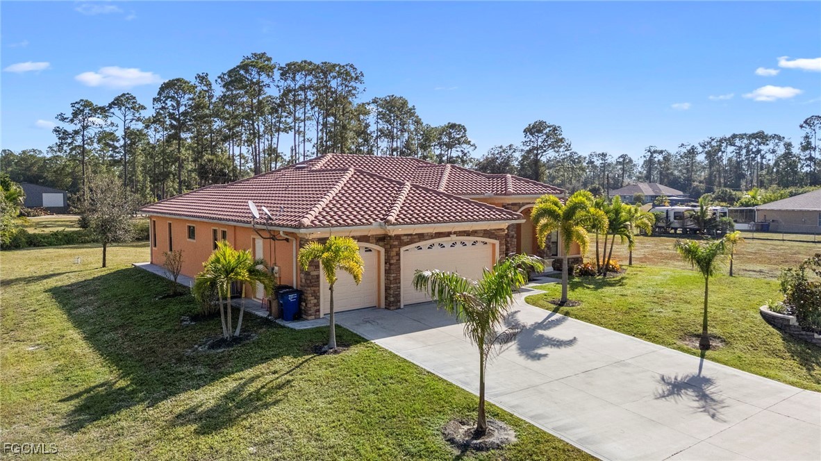3 Bed SingleFamilyResidence for Sale in Lehigh Acres, photo 7