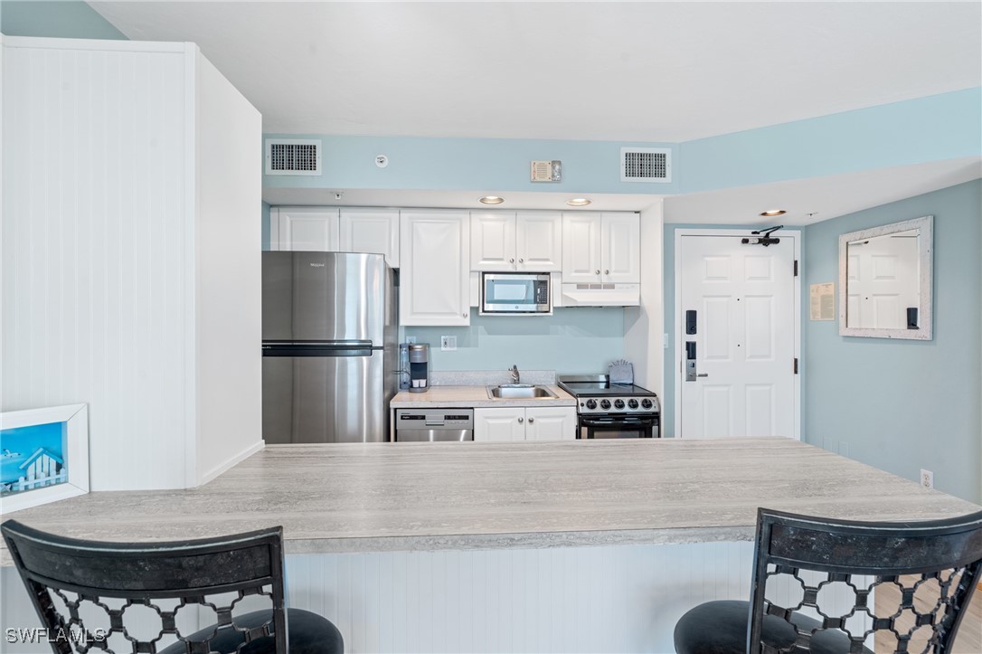 1 Bed Waterfront Home for Sale in Fort Myers Beach, FL — photo 7