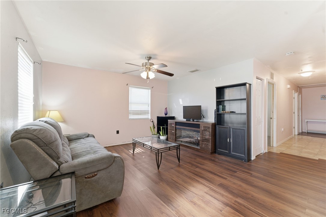 3 Bed SingleFamilyResidence for Sale in Cape Coral, FL — photo 7