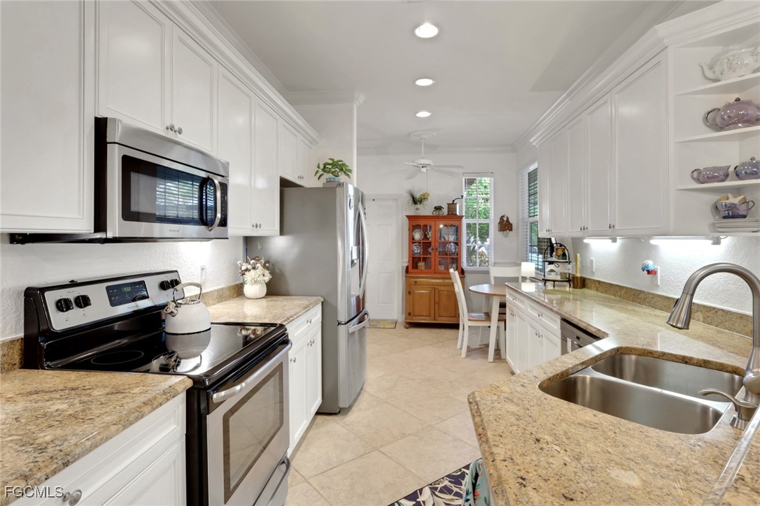 2 Bed SingleFamilyResidence for Sale in North Fort Myers, FL — photo 7
