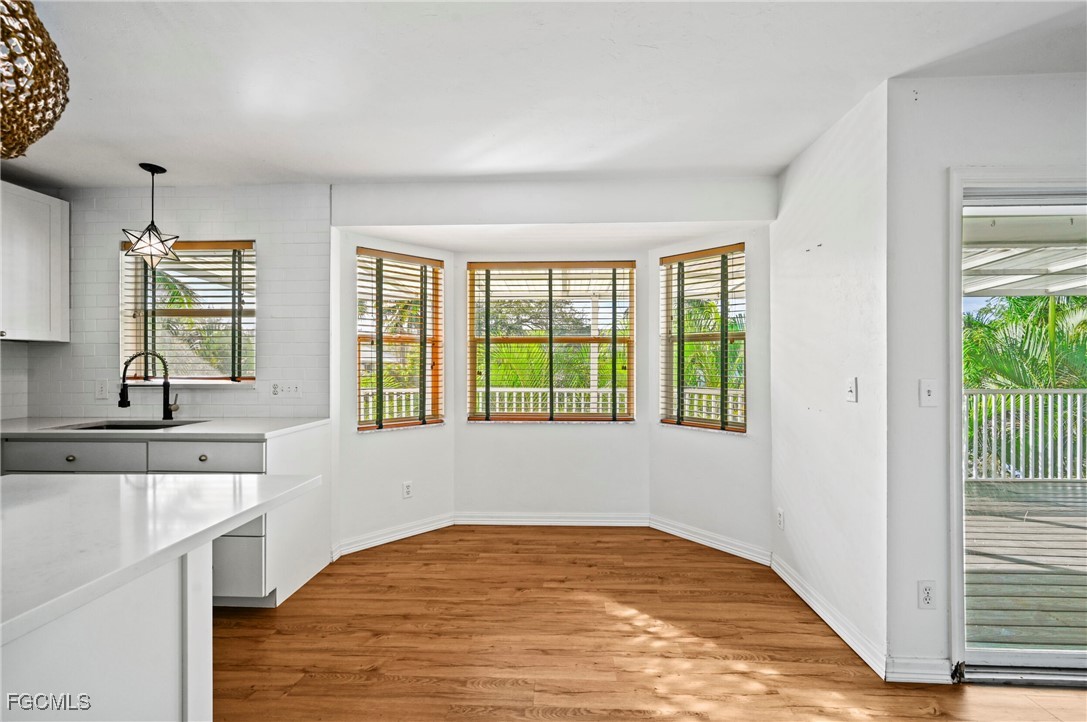 5 Bed Waterfront Home for Sale in Avion Park, photo 7