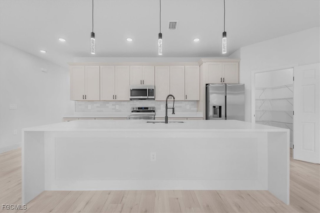 4 Bed SingleFamilyResidence for Sale in Sun N Lakes, photo 7