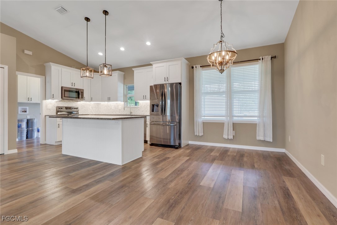 3 Bed SingleFamilyResidence for Sale in Not Applicable, FL — photo 7