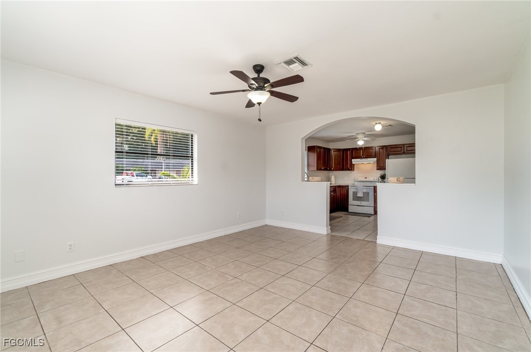 3 Bed SingleFamilyResidence for Sale in Fort Myers, photo 7