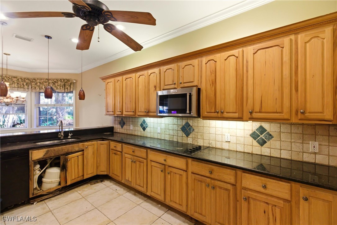 3 Bed SingleFamilyResidence for Sale in Naples, photo 7