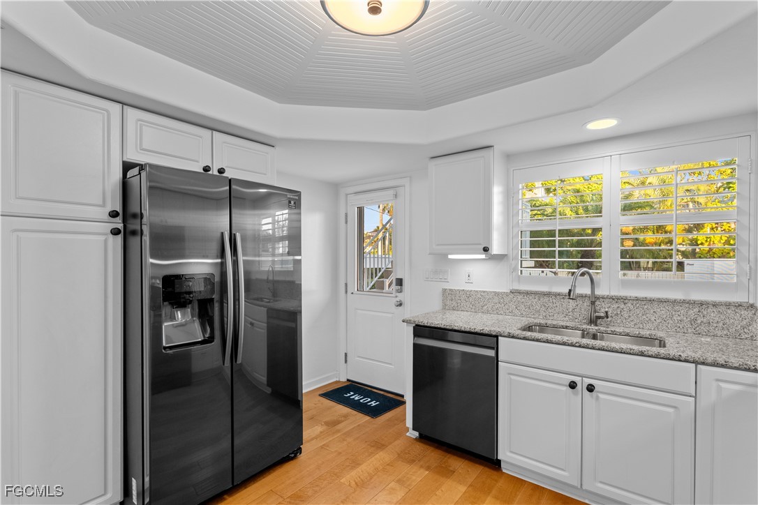 2 Bed Waterfront Home for Sale in Naples, FL, $899,000 — photo 7