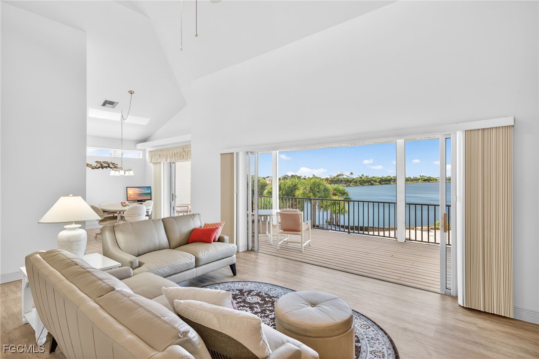 4 Bed Pool Home for Sale in Sanibel, photo 7