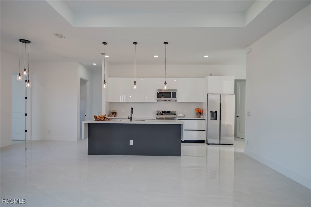 3 Bed SingleFamilyResidence for Sale in Lehigh Acres, photo 7