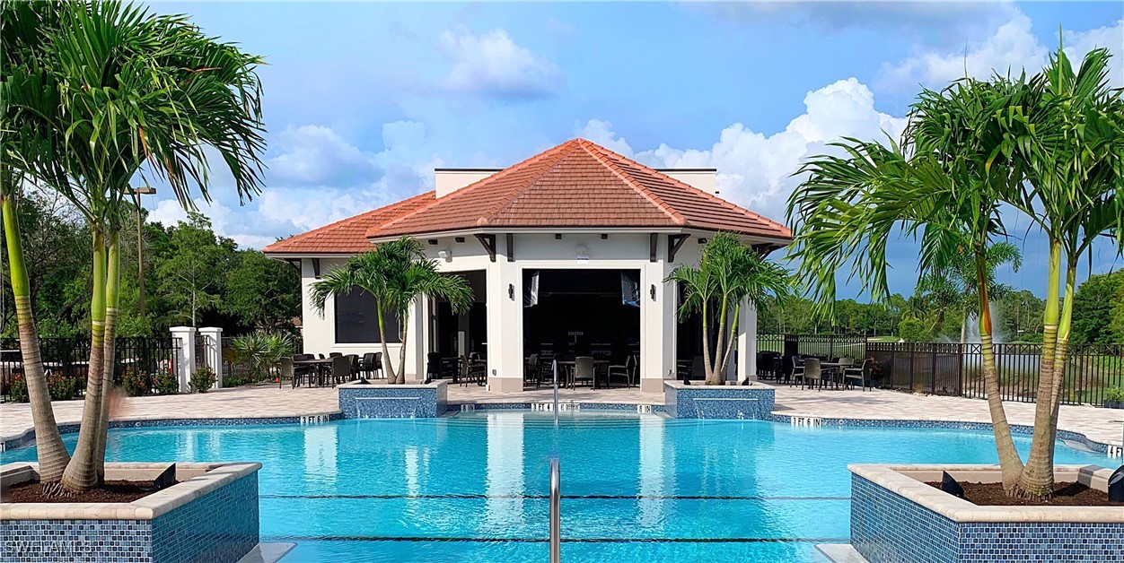 2 Bed Waterfront Home for Sale in Naples, photo 7