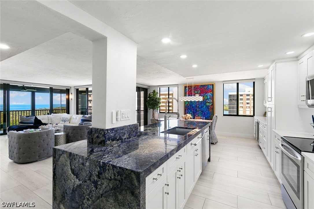2 Bed Waterfront Home for Sale in Naples, photo 7