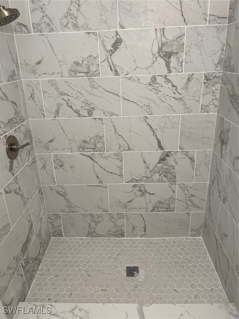 3 Bed SingleFamilyResidence for Sale in Leawood Lakes, FL — photo 7