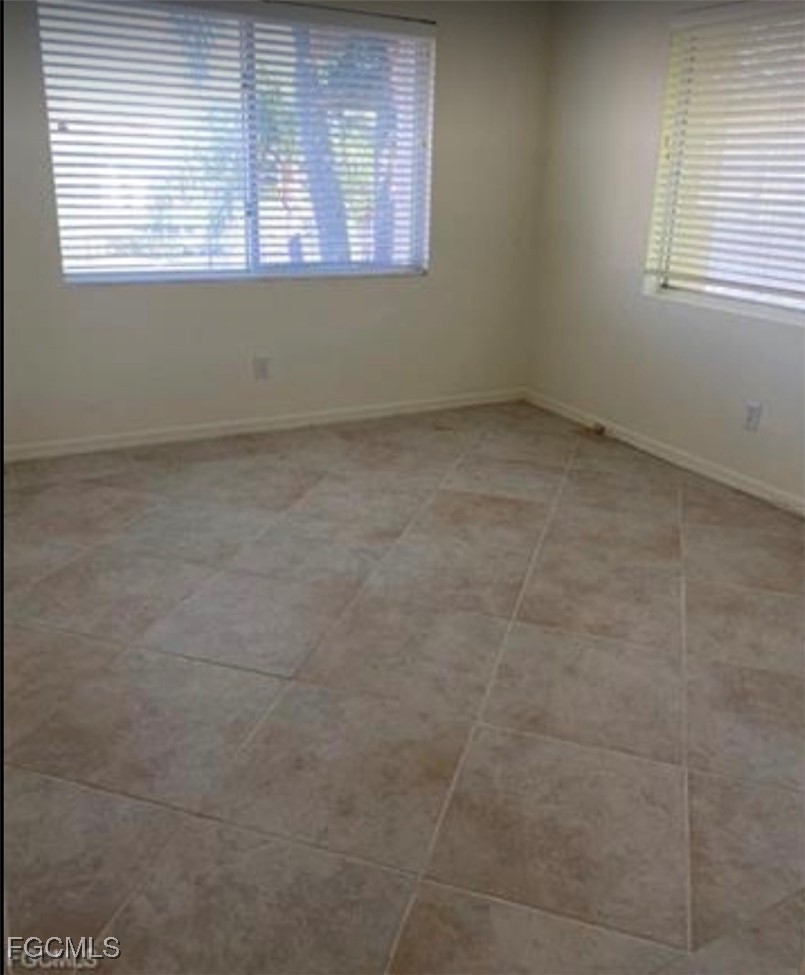 2 Bed Condominium for Sale in Fort Myers, FL, $135,000 — photo 7