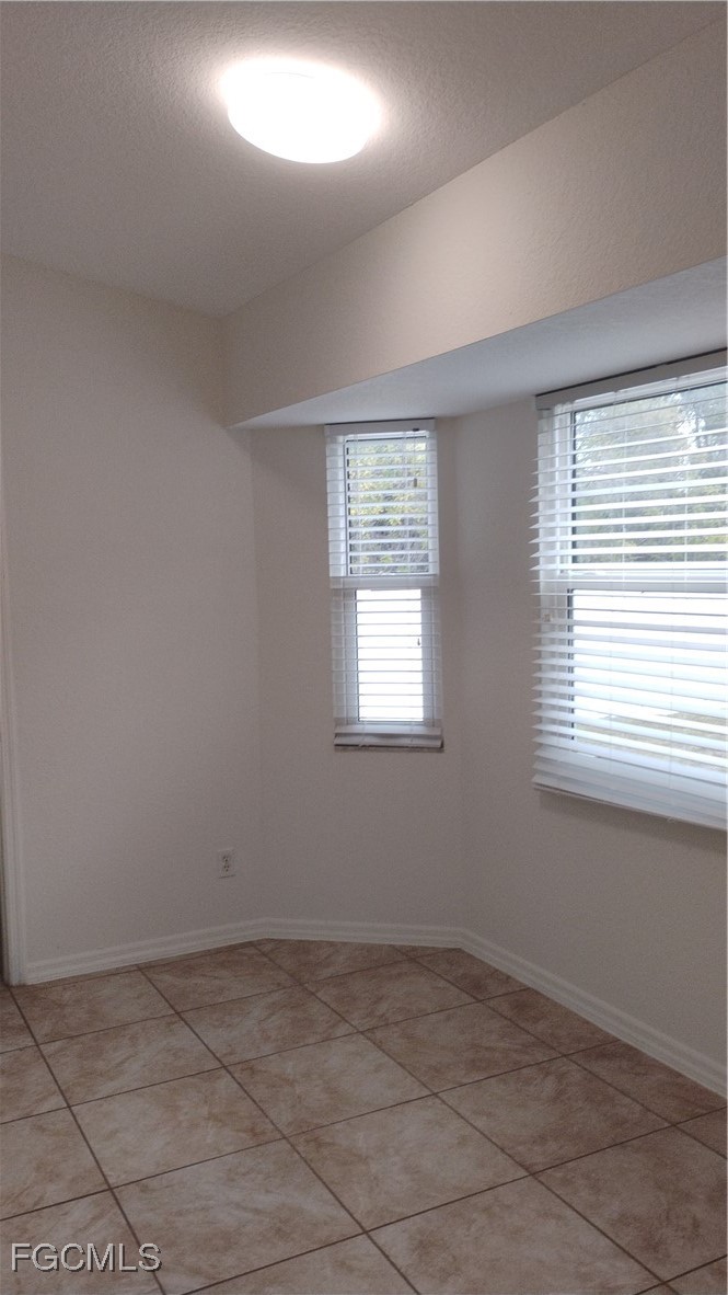 2 Bed SingleFamilyResidence for Sale in Port Charlotte, photo 7