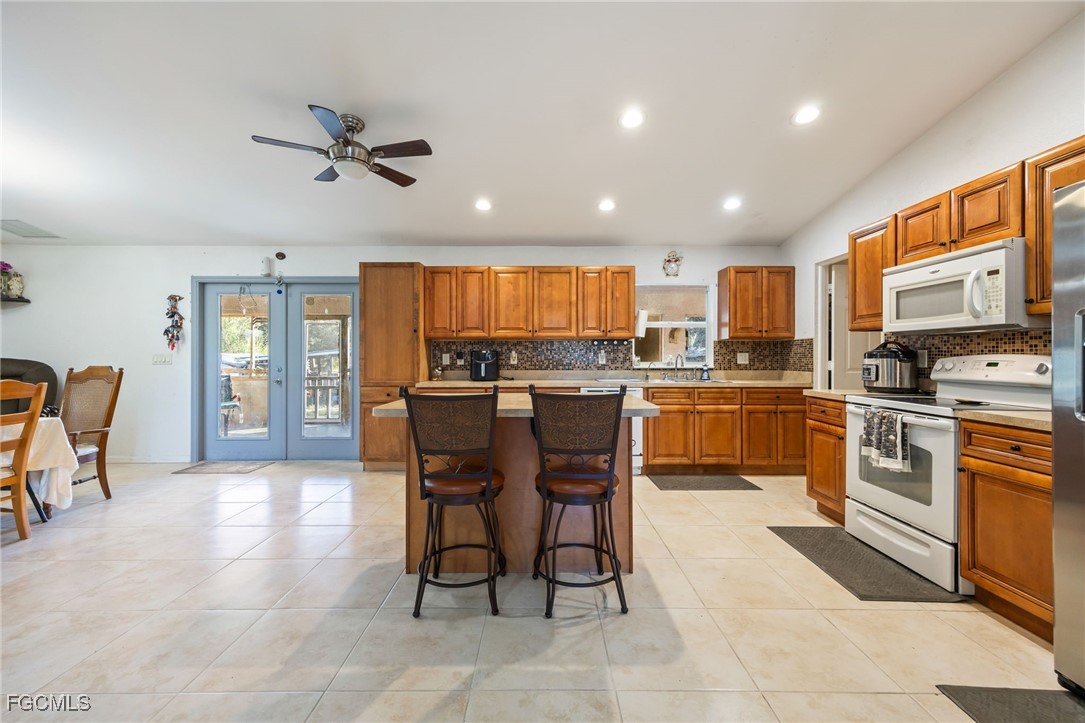 3 Bed SingleFamilyResidence for Sale in Clewiston, FL — photo 7