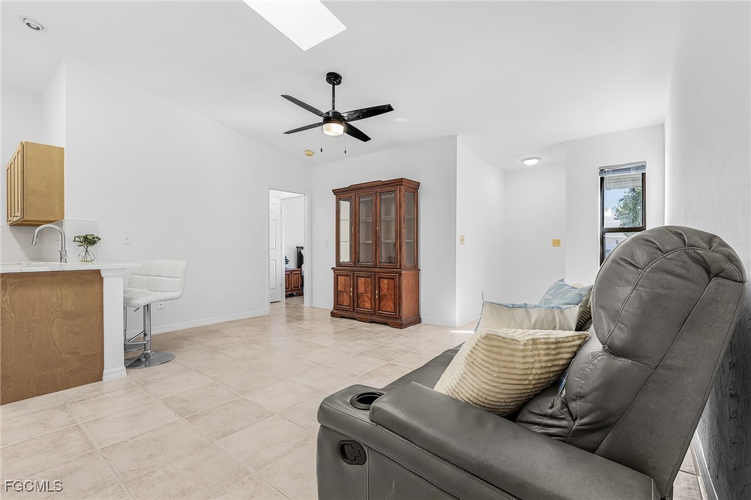 2 Bed Attached for Sale in Cape Coral, photo 7