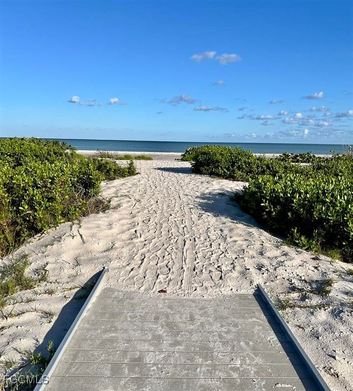 1 Bed Waterfront Home for Sale in Sanibel, photo 7