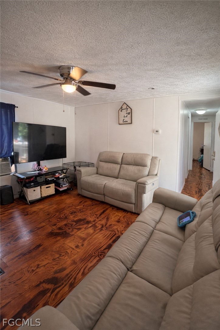 3 Bed SingleFamilyResidence for Sale in Clewiston, FL — photo 7