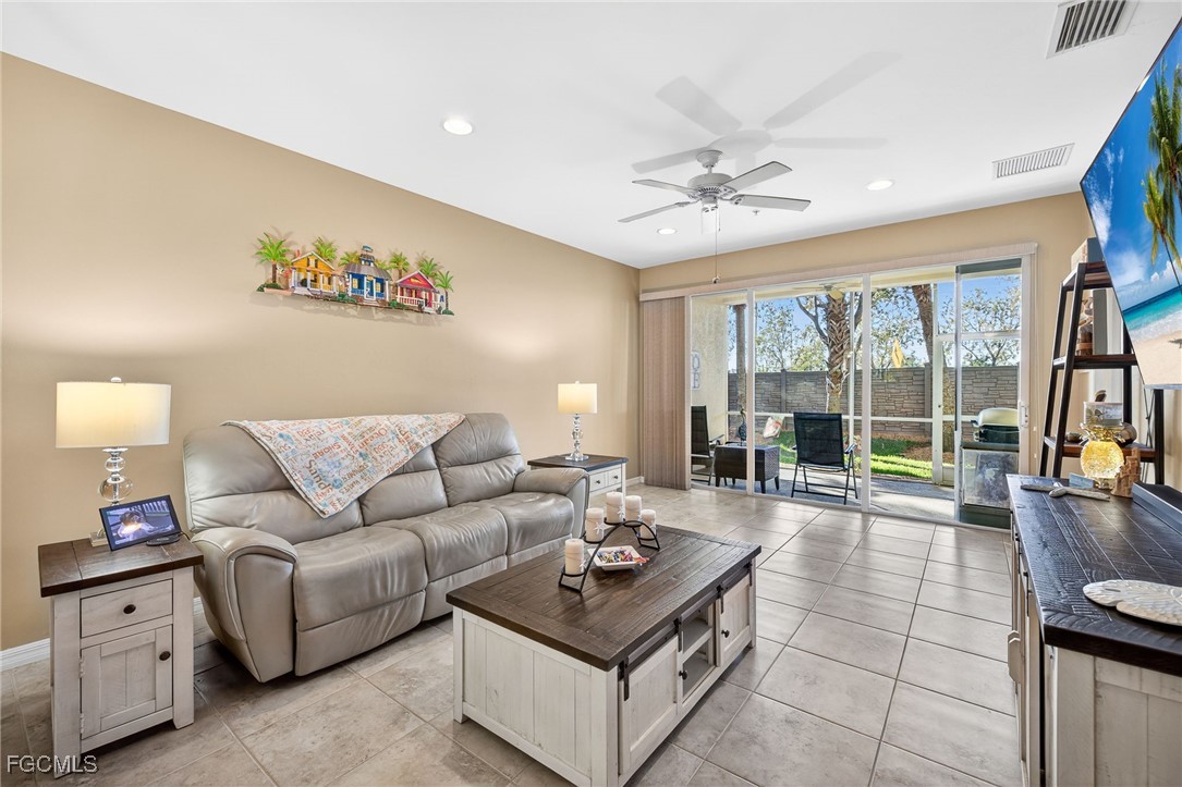 2 Bed Condominium for Sale in Fort Myers, photo 7