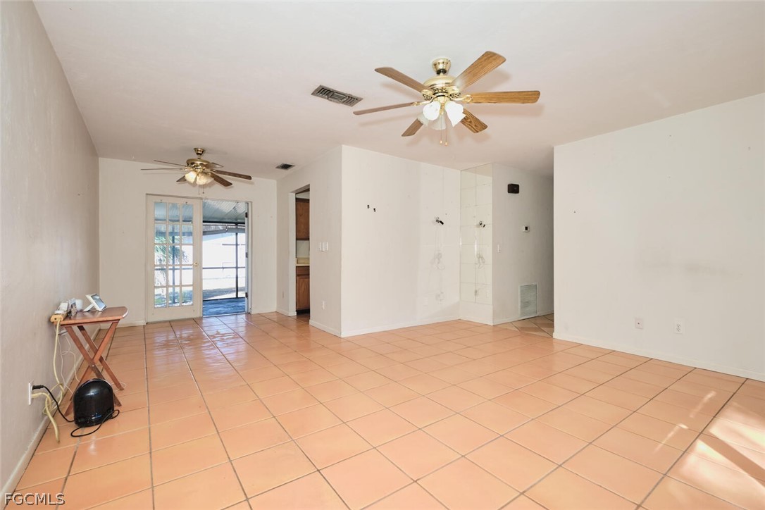 3 Bed SingleFamilyResidence for Sale in Naples, photo 7