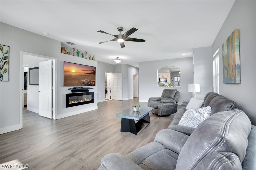 2 Bed Waterfront Home for Sale in Naples, photo 7