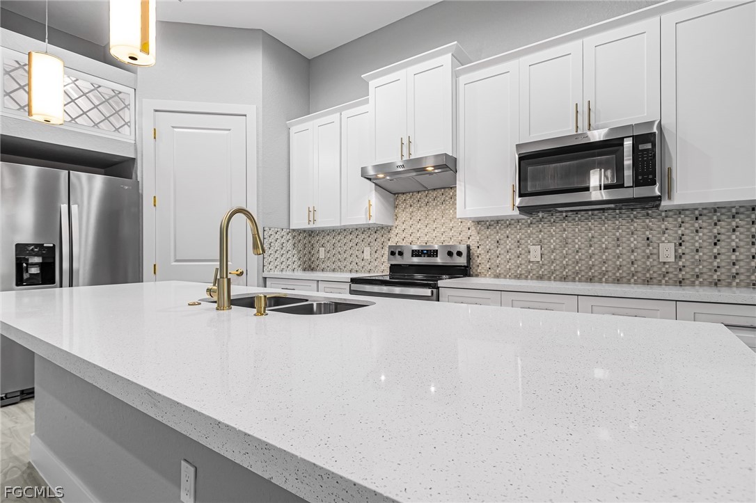 4 Bed SingleFamilyResidence for Sale in Lehigh Acres, photo 7