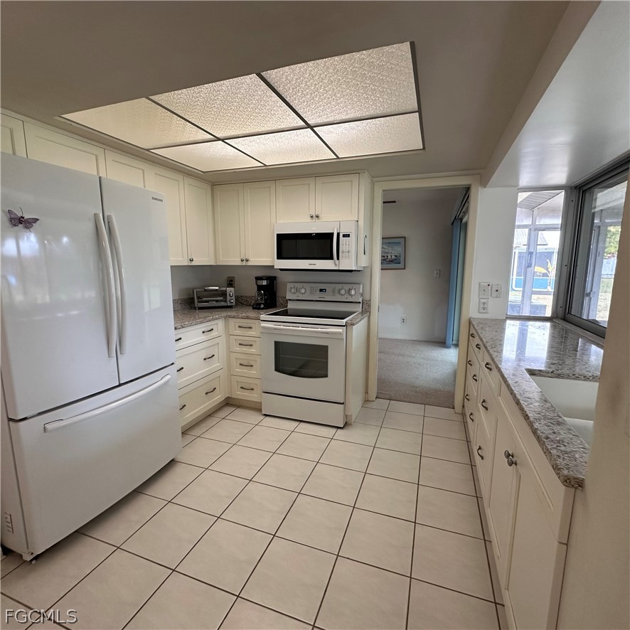 2 Bed SingleFamilyResidence for Sale in Cape Coral, photo 7