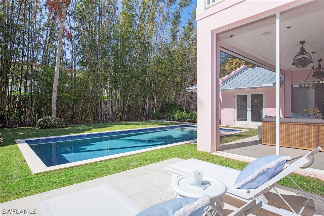 3 Bed Pool Home for Sale in Park Shore, photo 7