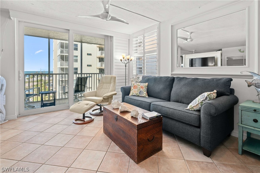 1 Bed Waterfront Home for Sale in Beach And Tennis Club, photo 7
