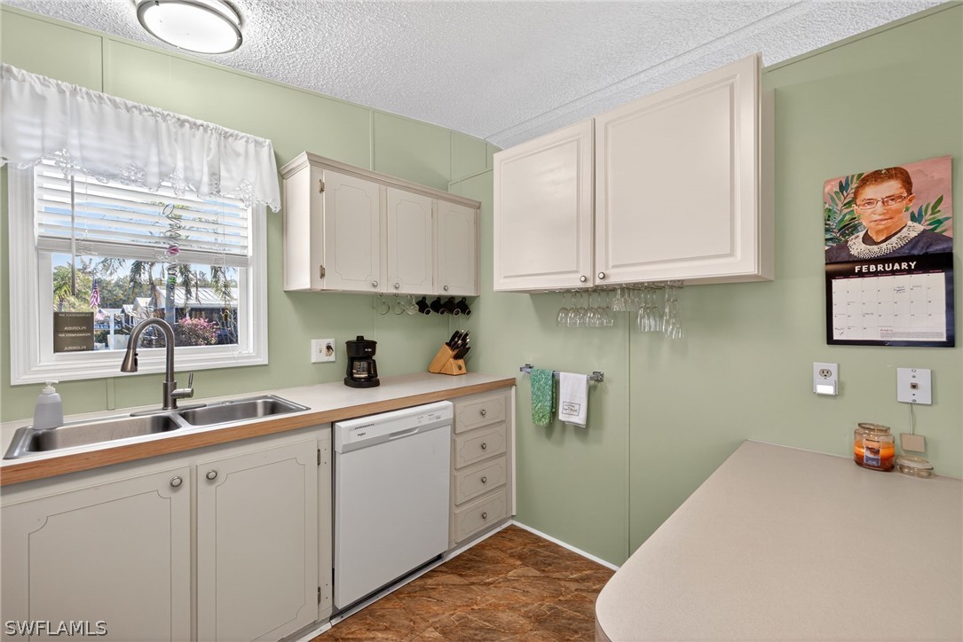2 Bed ManufacturedHome for Sale in Naples, FL — photo 7